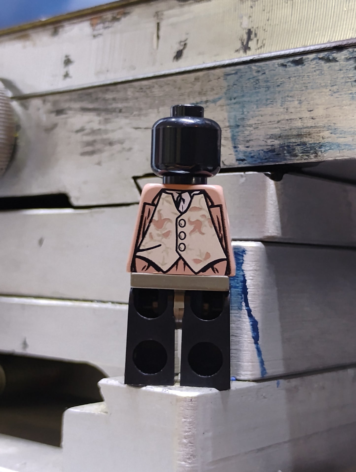 Thrawnbuilds/Minifigureplug Sand Red/Sand Blue Bounty Hunter (Reddish Brown Arms)